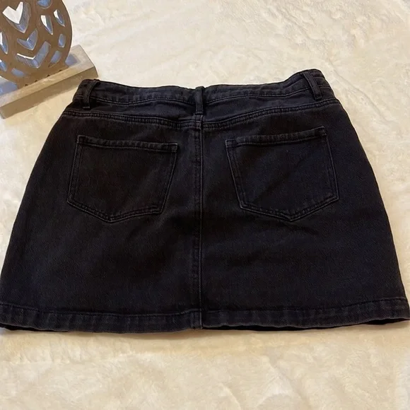 Kendall & Kylie black skirt - Picture 5 of 7